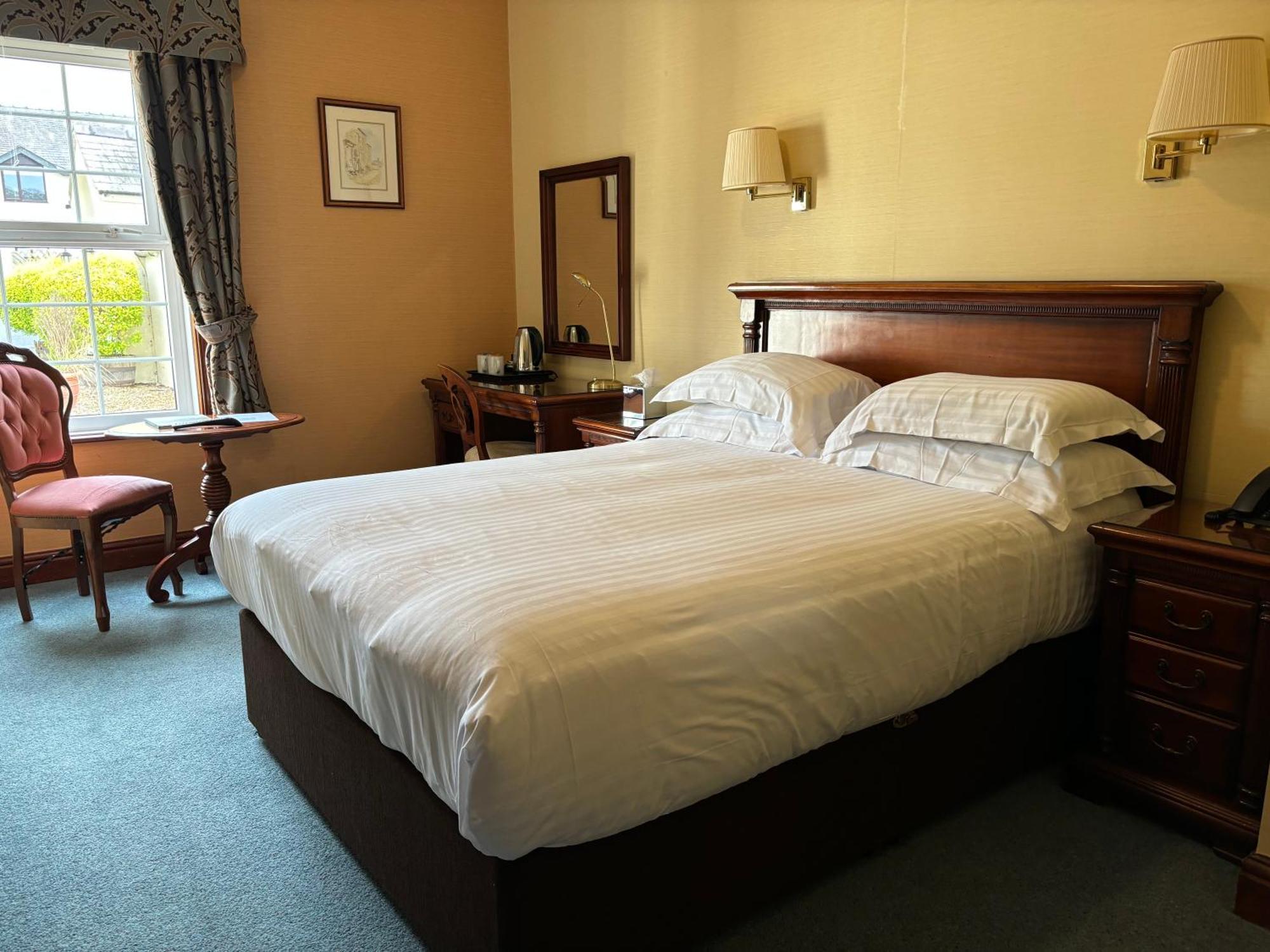 Lake District Castle Inn Bassenthwaite Exterior photo