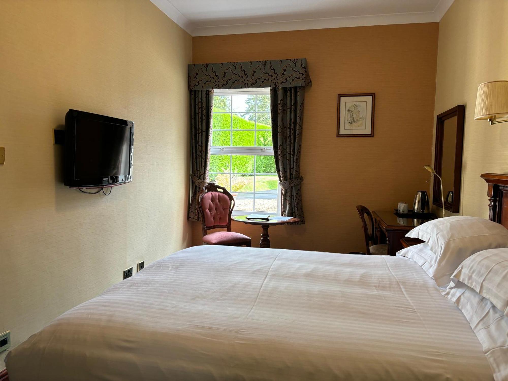 Lake District Castle Inn Bassenthwaite Exterior photo